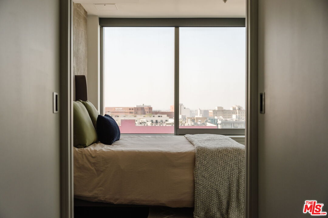 1155 S Grand Ave Unit: 1103