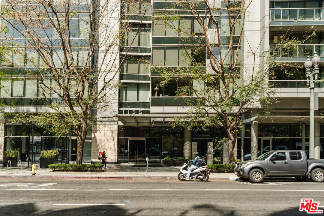 1155 S Grand Ave Unit: 1103