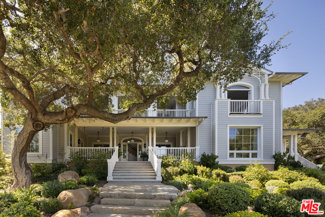 857 Picacho Ln