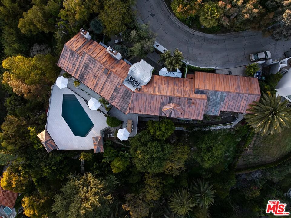 9360 Readcrest Drive