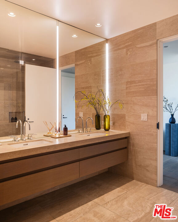 8899 Beverly Boulevard 4G
