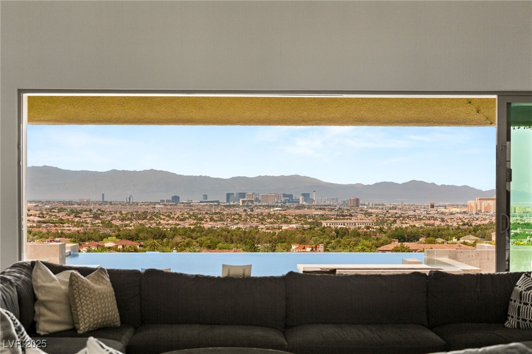 34 OLYMPIA OUTLOOK Drive