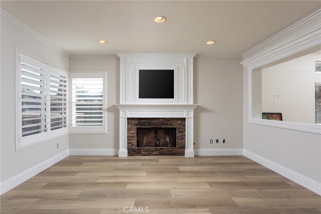 24812 Oxford Drive