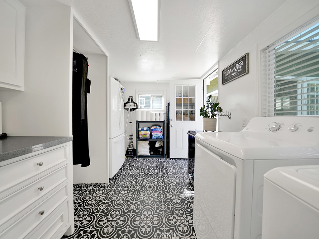 388 Flower Street