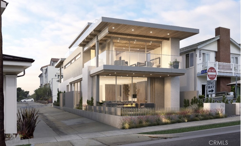 215 Heliotrope Avenue