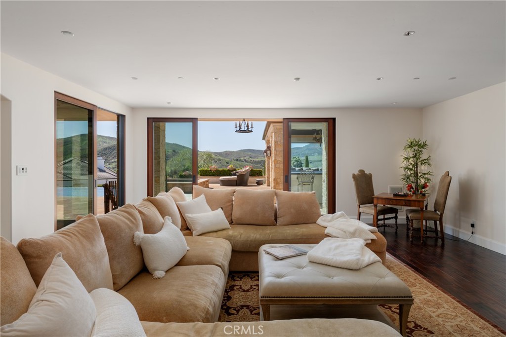 28481 Avenida La Mancha