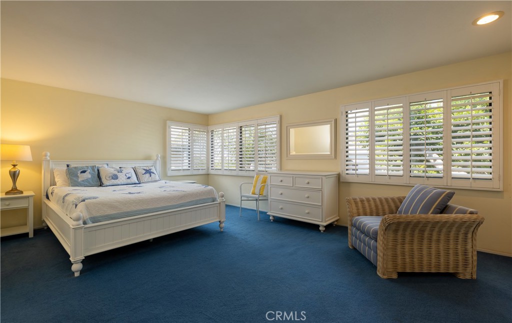 1303 E Balboa Boulevard