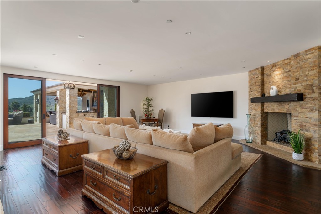 28481 Avenida La Mancha