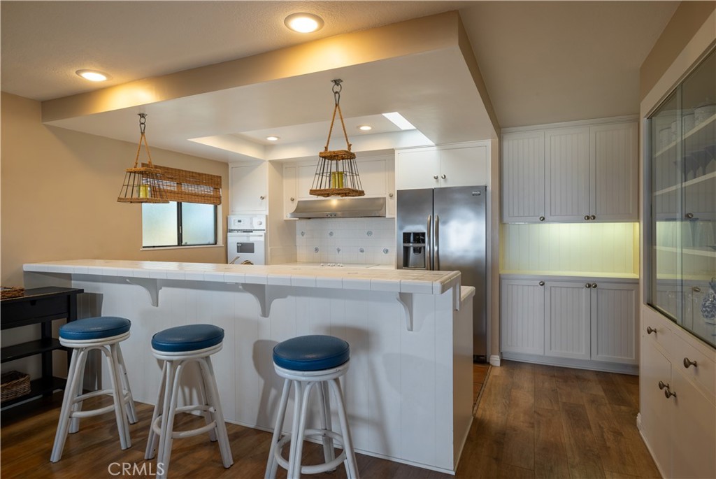 1303 E Balboa Boulevard