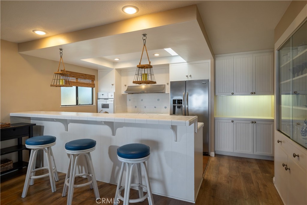 1303 E Balboa Boulevard