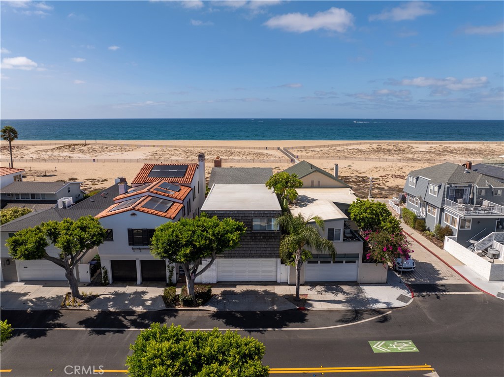 1303 E Balboa Boulevard