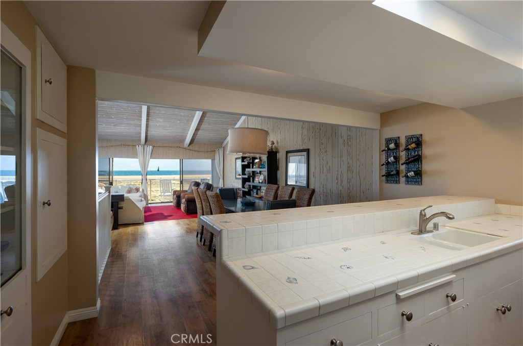 1303 E Balboa Boulevard