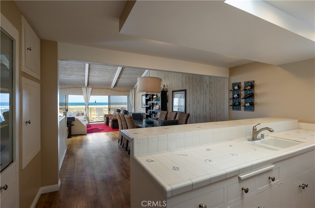 1303 E Balboa Boulevard
