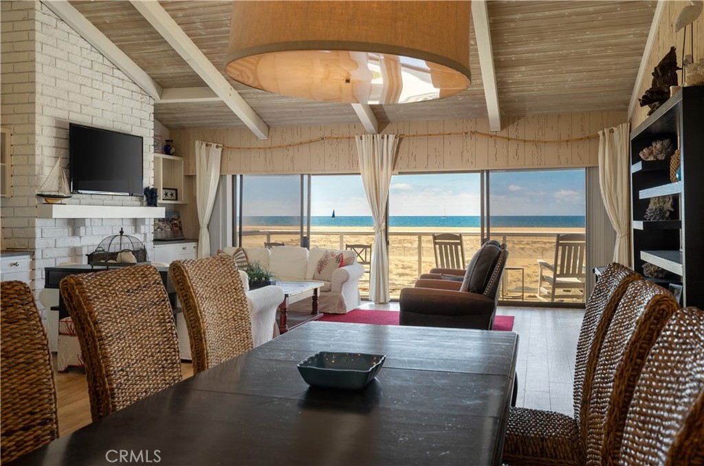1303 E Balboa Boulevard