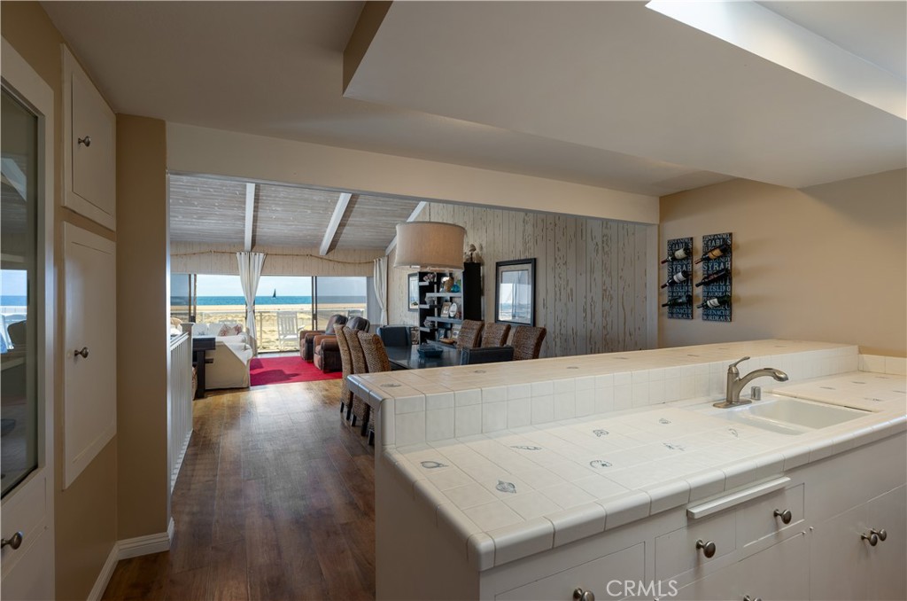 1303 E Balboa Boulevard