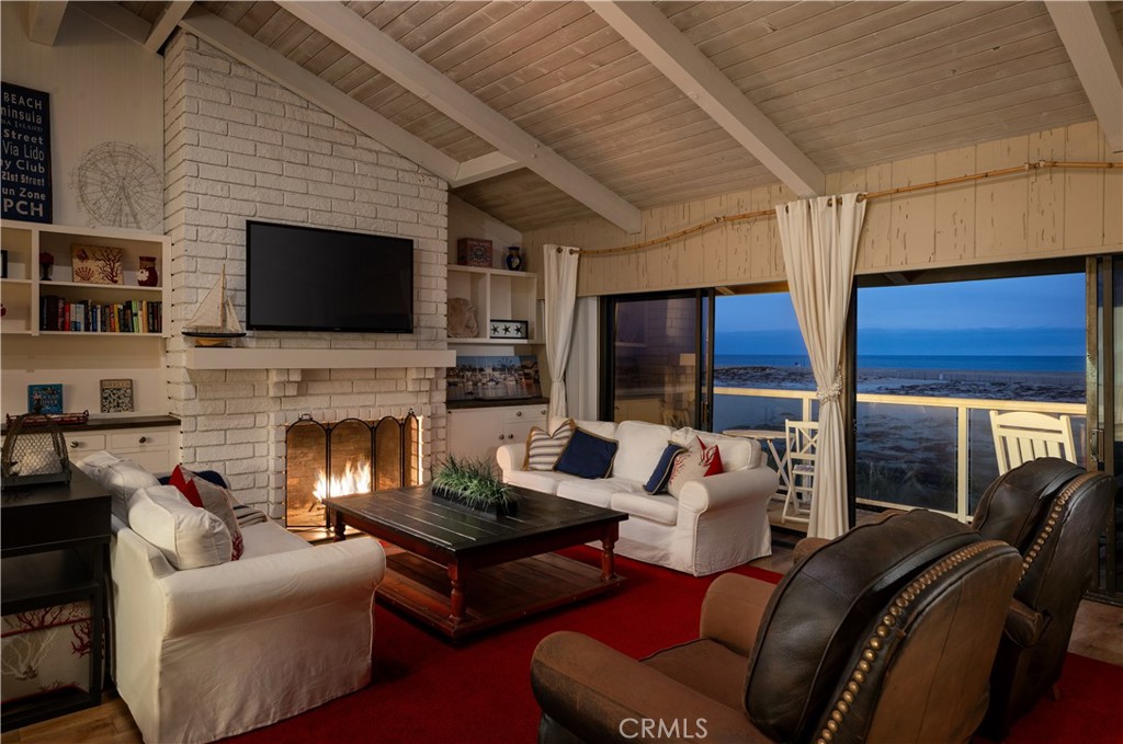 1303 E Balboa Boulevard