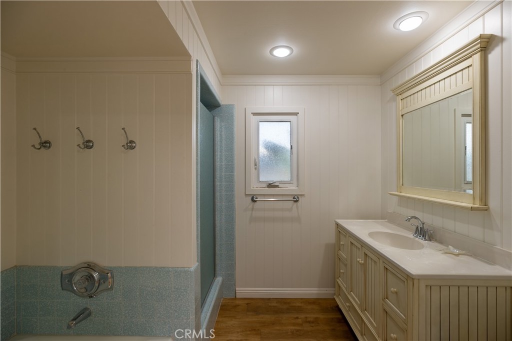 1303 E Balboa Boulevard