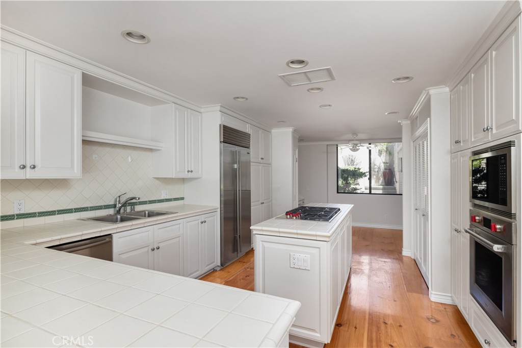 1061 Granville