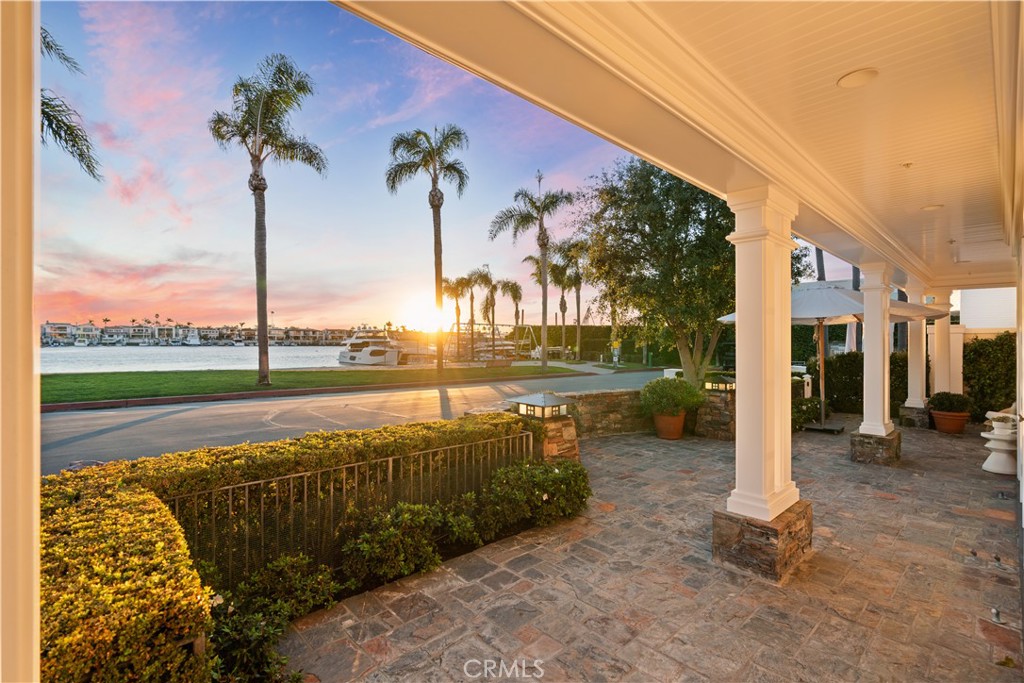 2411 Bayshore