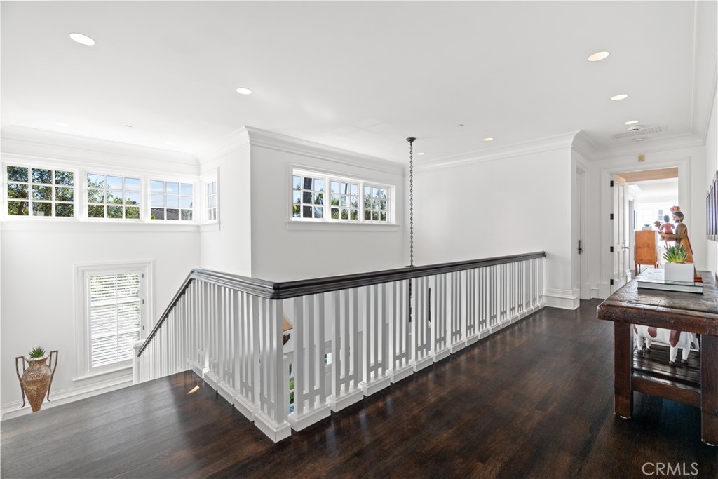 2411 Bayshore