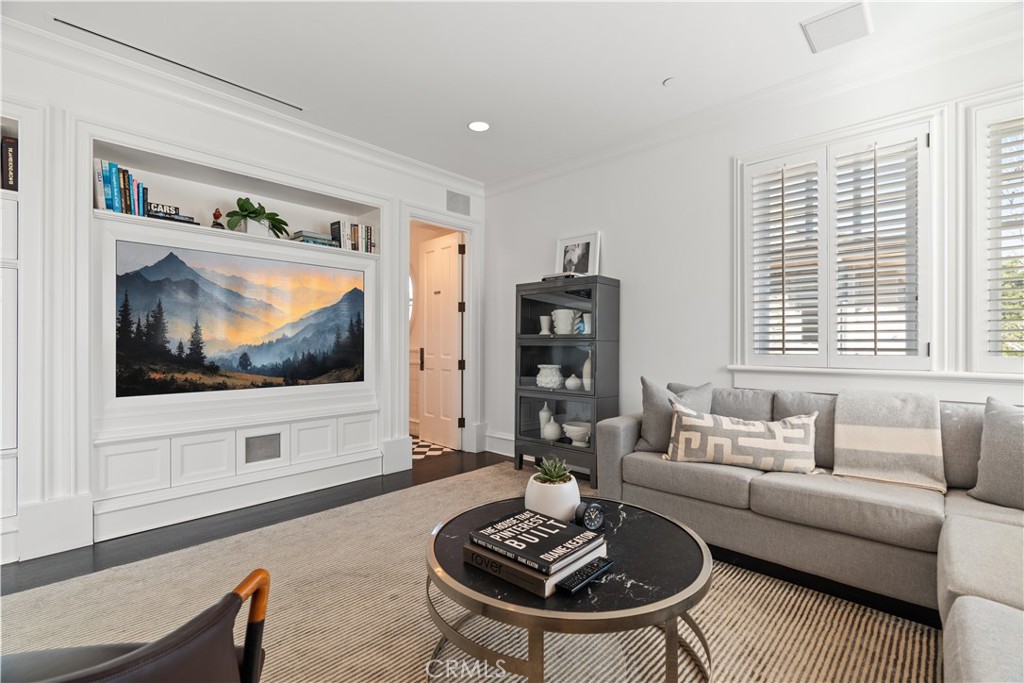 2411 Bayshore