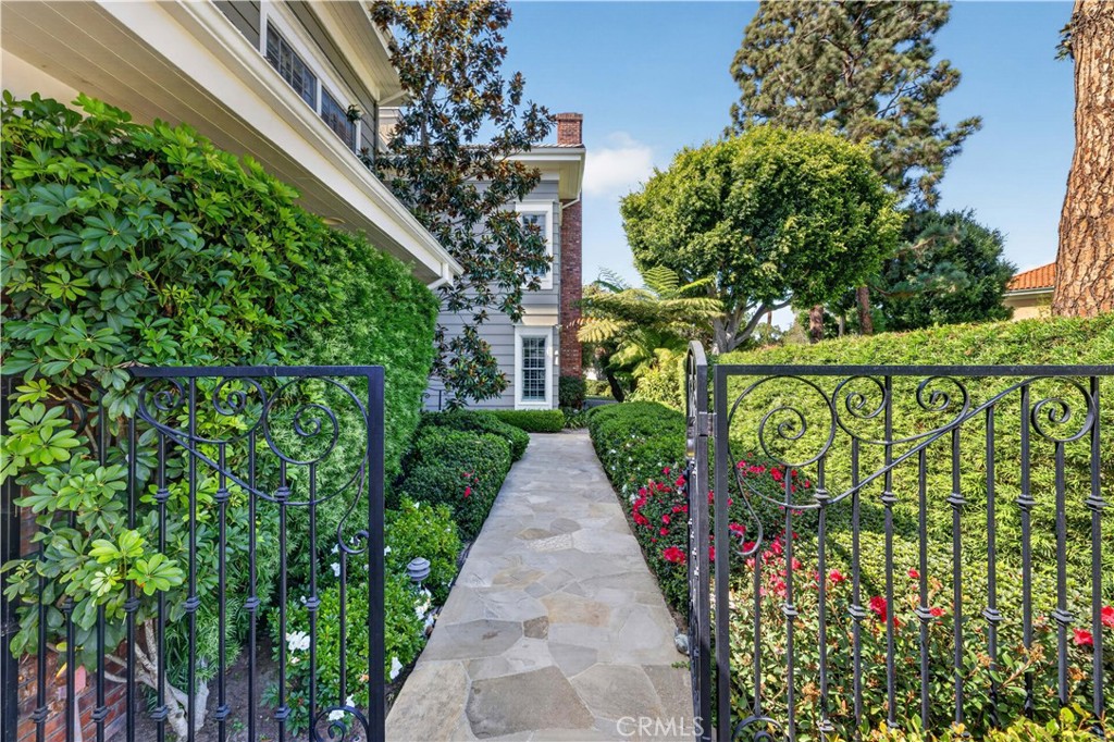 26 Belcourt