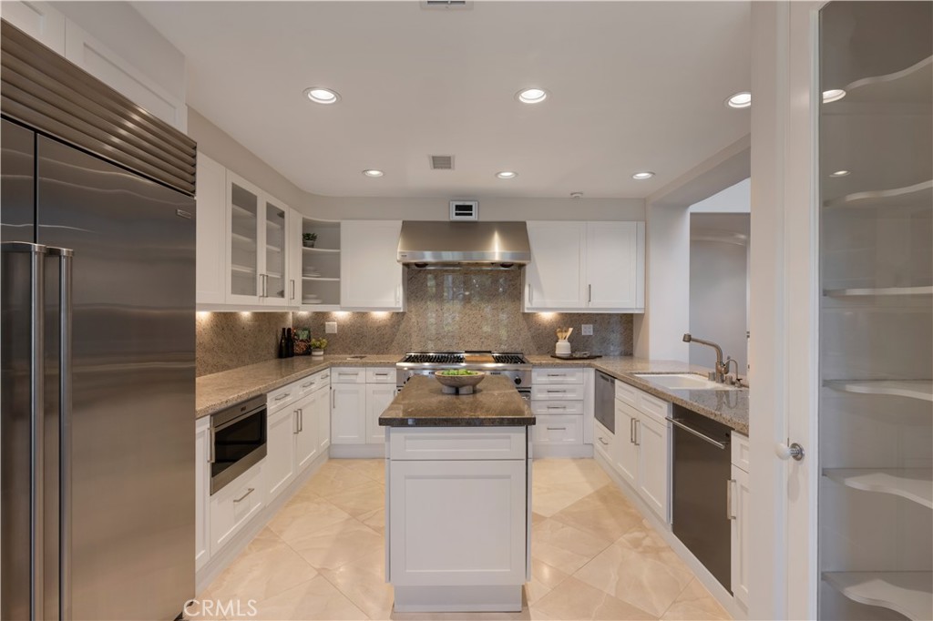 26 Belcourt