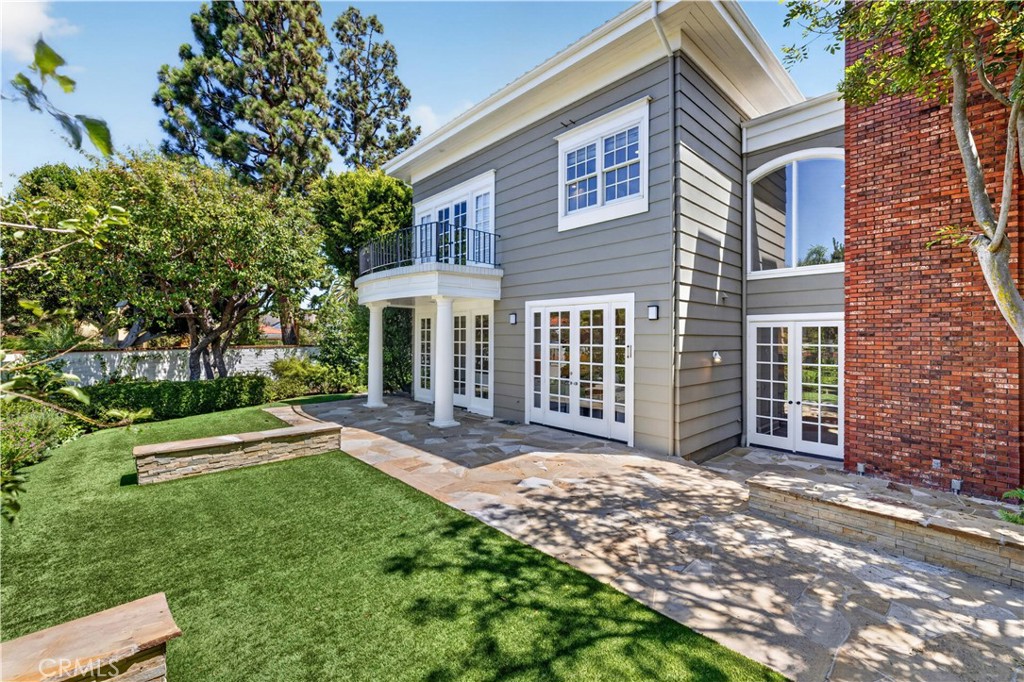 26 Belcourt