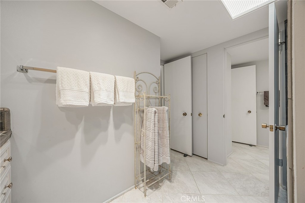 2521 N Whitewater Club Dr, Residence D