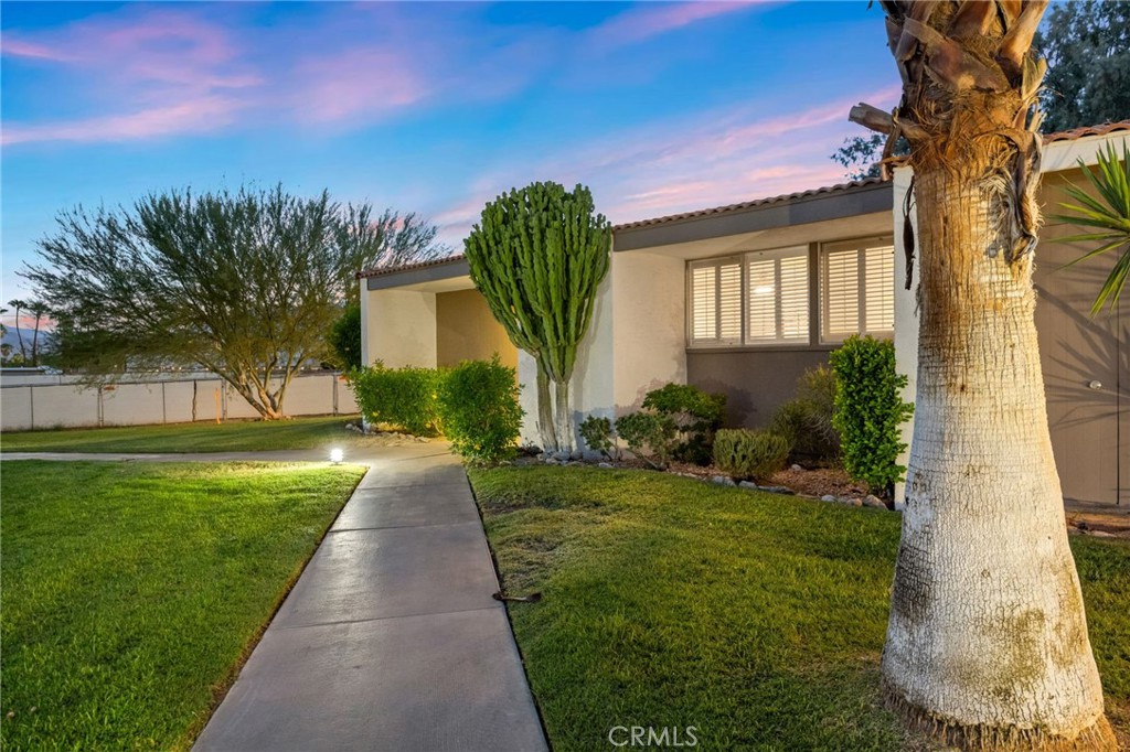2521 N Whitewater Club Dr, Residence D