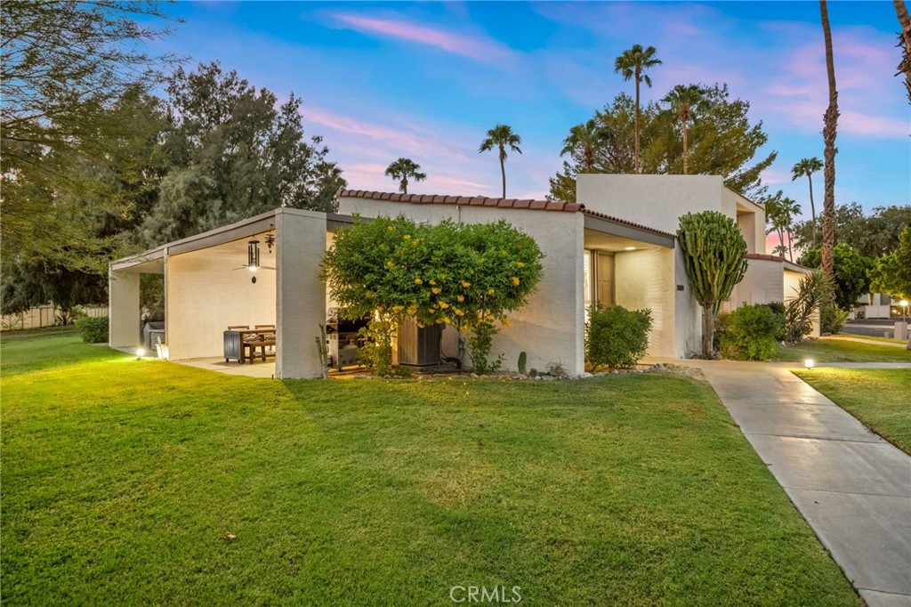 2521 N Whitewater Club Dr, Residence D