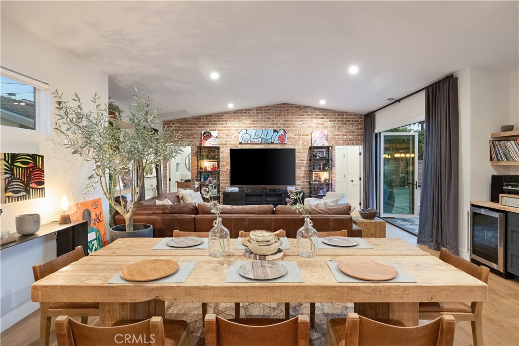 337 Costa Mesa Street
