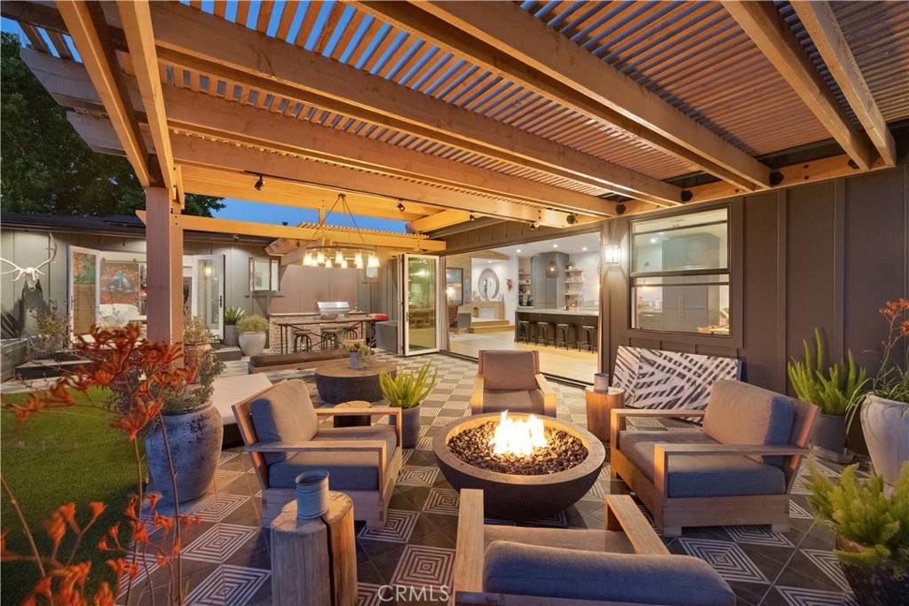 337 Costa Mesa Street