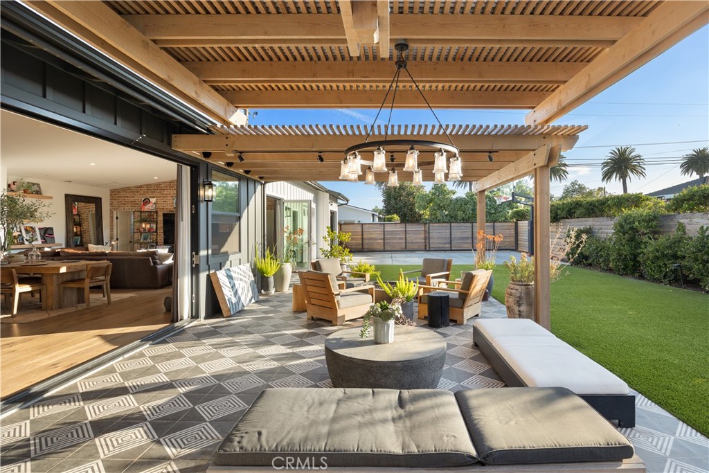 337 Costa Mesa Street
