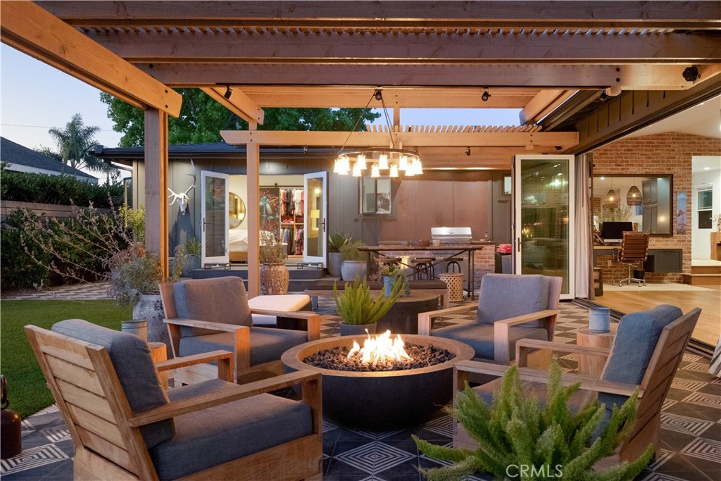 337 Costa Mesa Street