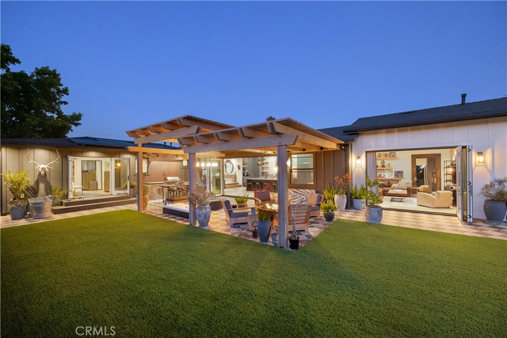 337 Costa Mesa Street