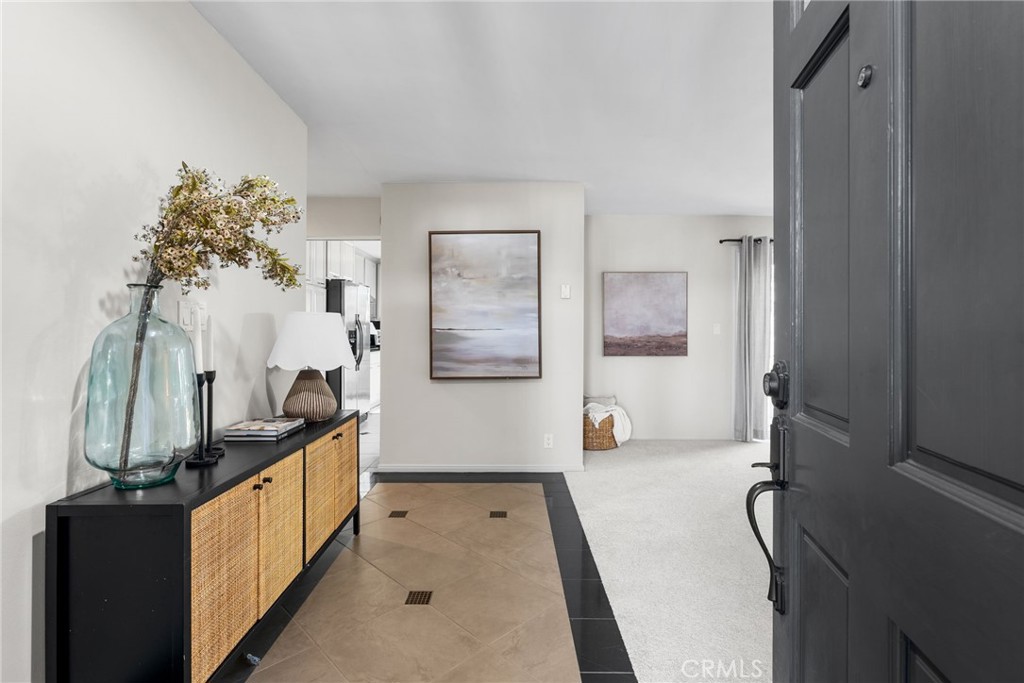 1004 15 Buckingham Lane 15