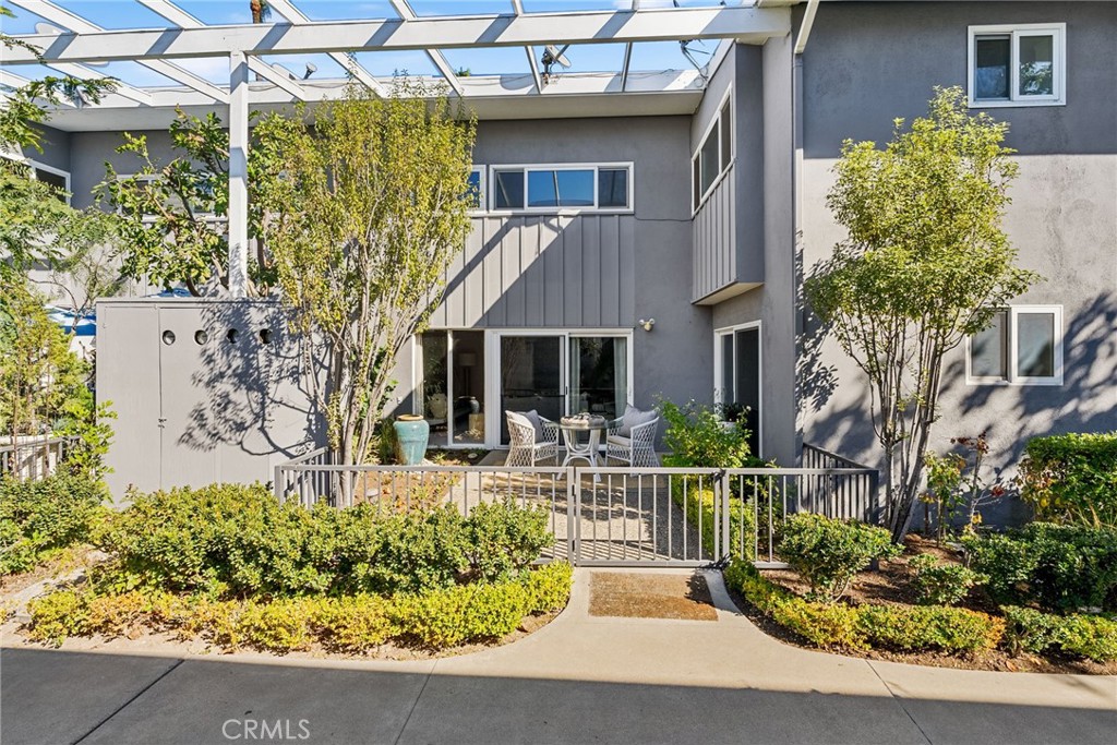 1004 15 Buckingham Lane 15