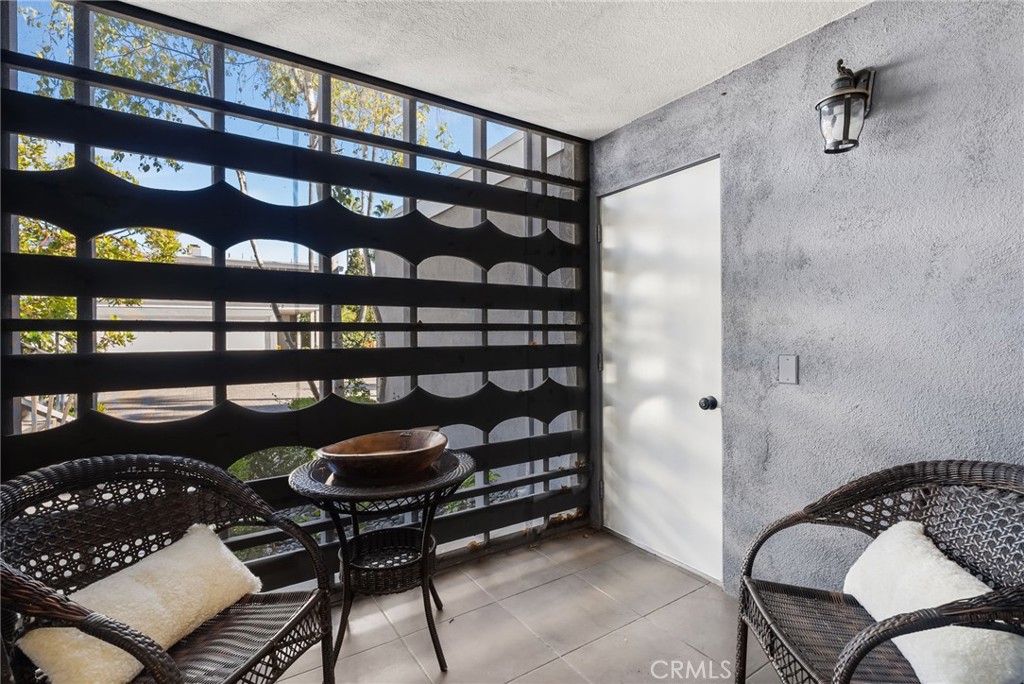 1004 15 Buckingham Lane 15