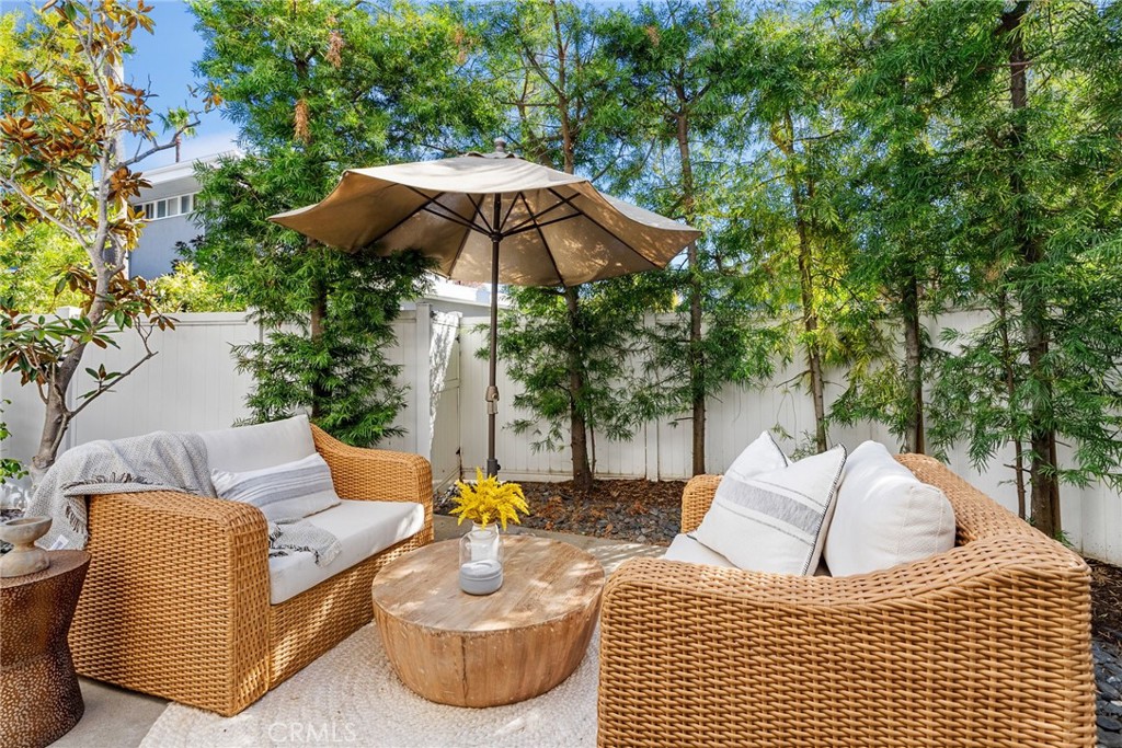 1004 15 Buckingham Lane 15