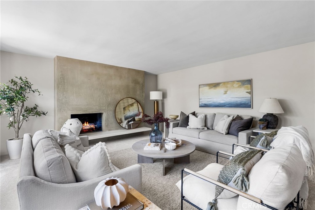 1004 15 Buckingham Lane 15