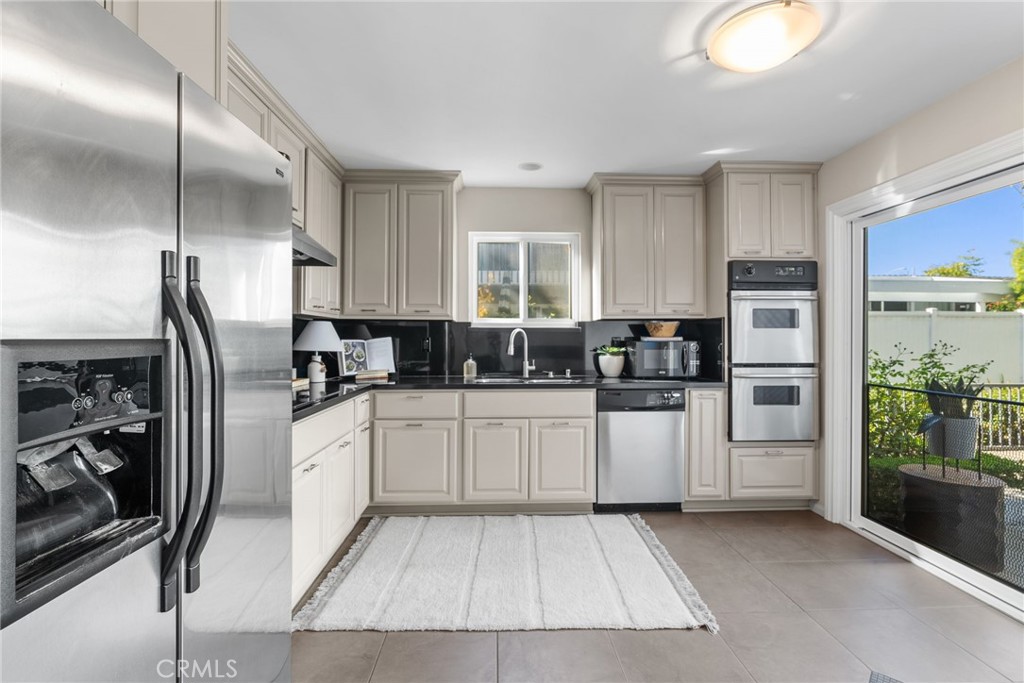 1004 15 Buckingham Lane 15