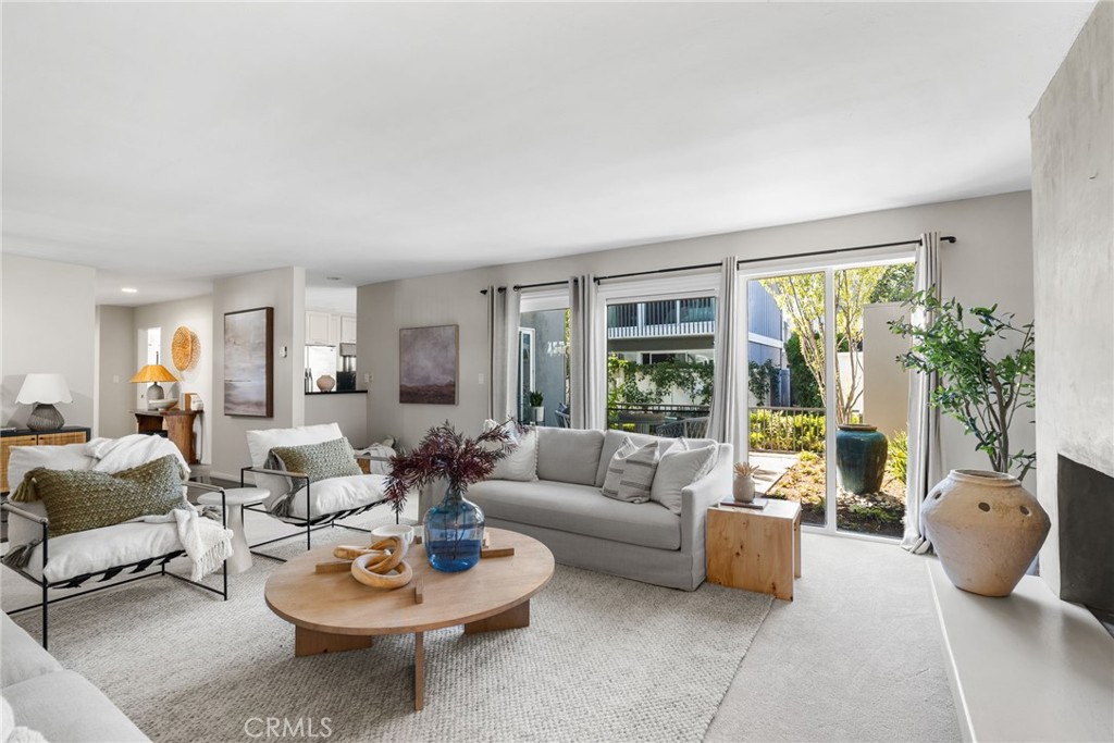 1004 15 Buckingham Lane 15