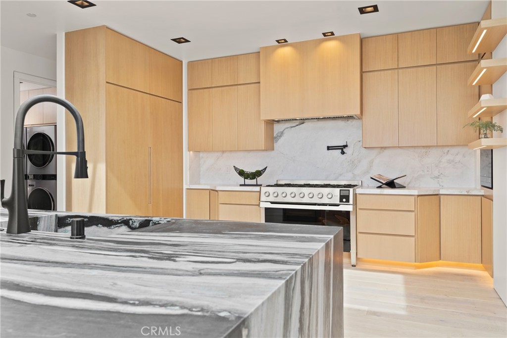 1409 Dolphin Terrace