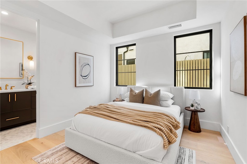 516 1/2 Acacia Avenue 1/2