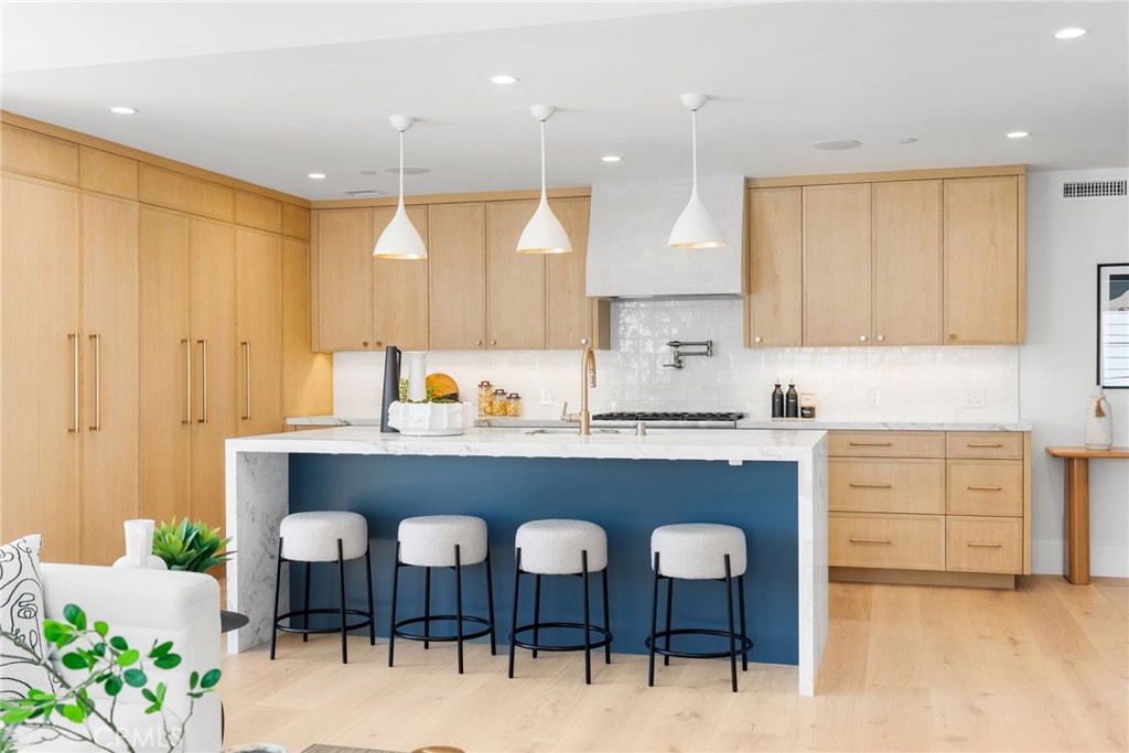 516 1/2 Acacia Avenue 1/2