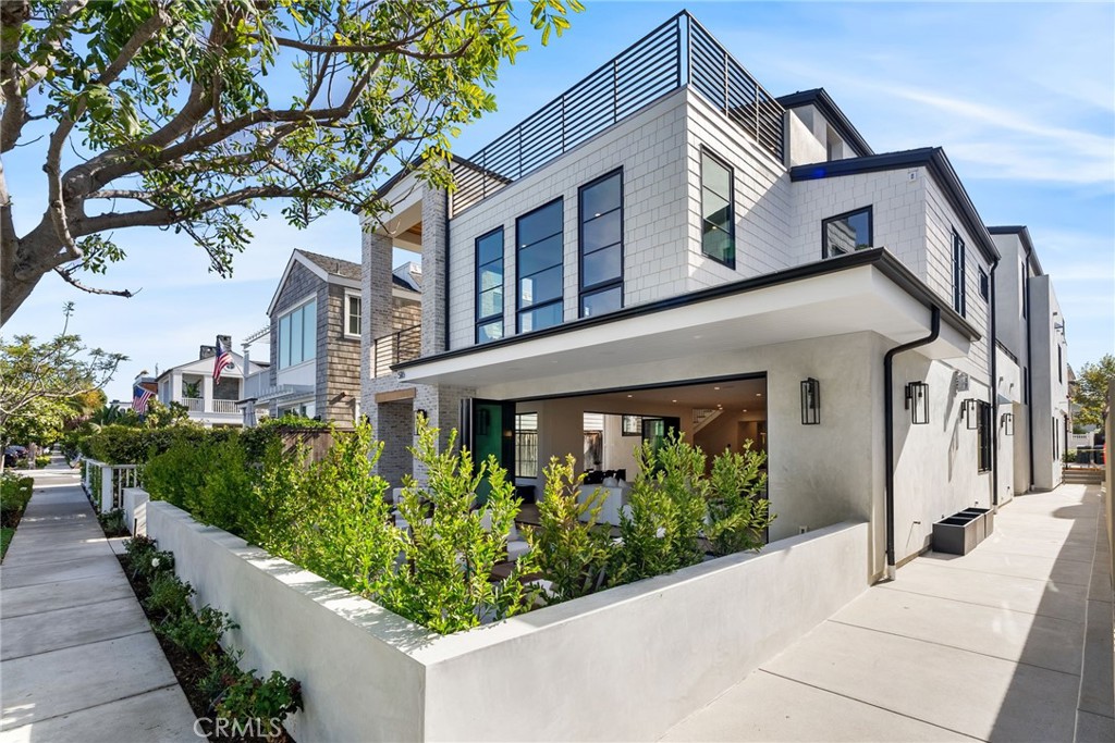 516 1/2 Acacia Avenue 1/2