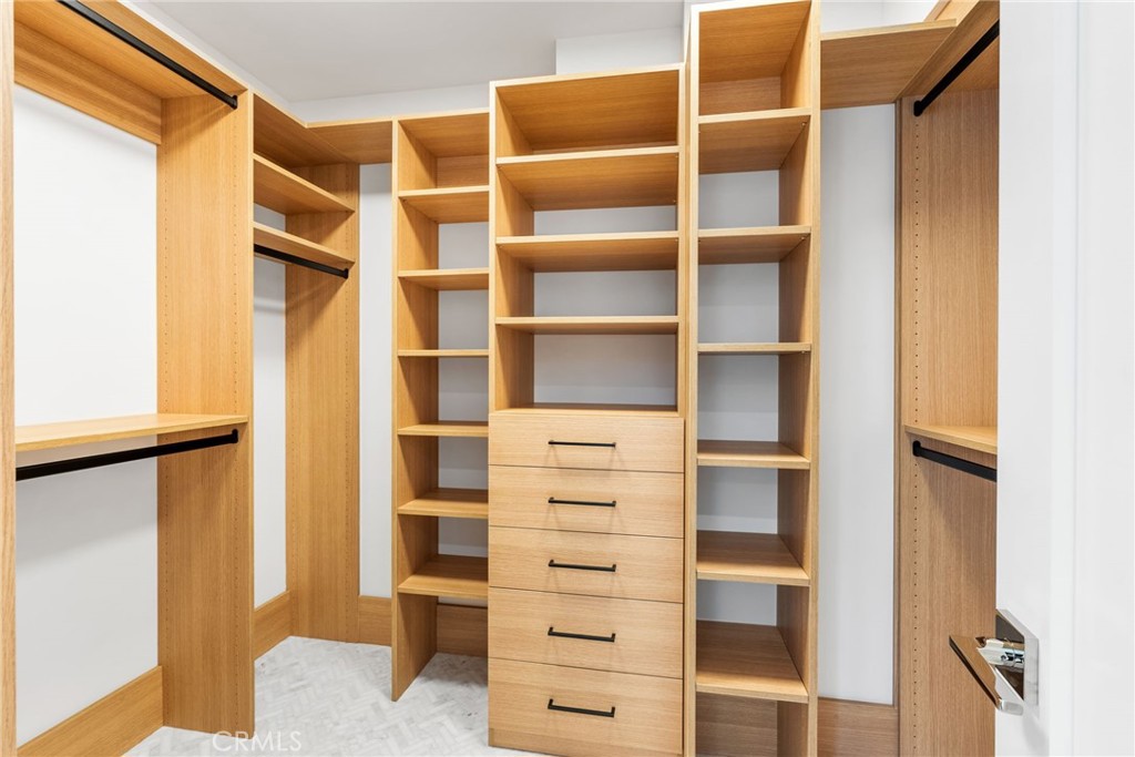 516 1/2 Acacia Avenue 1/2