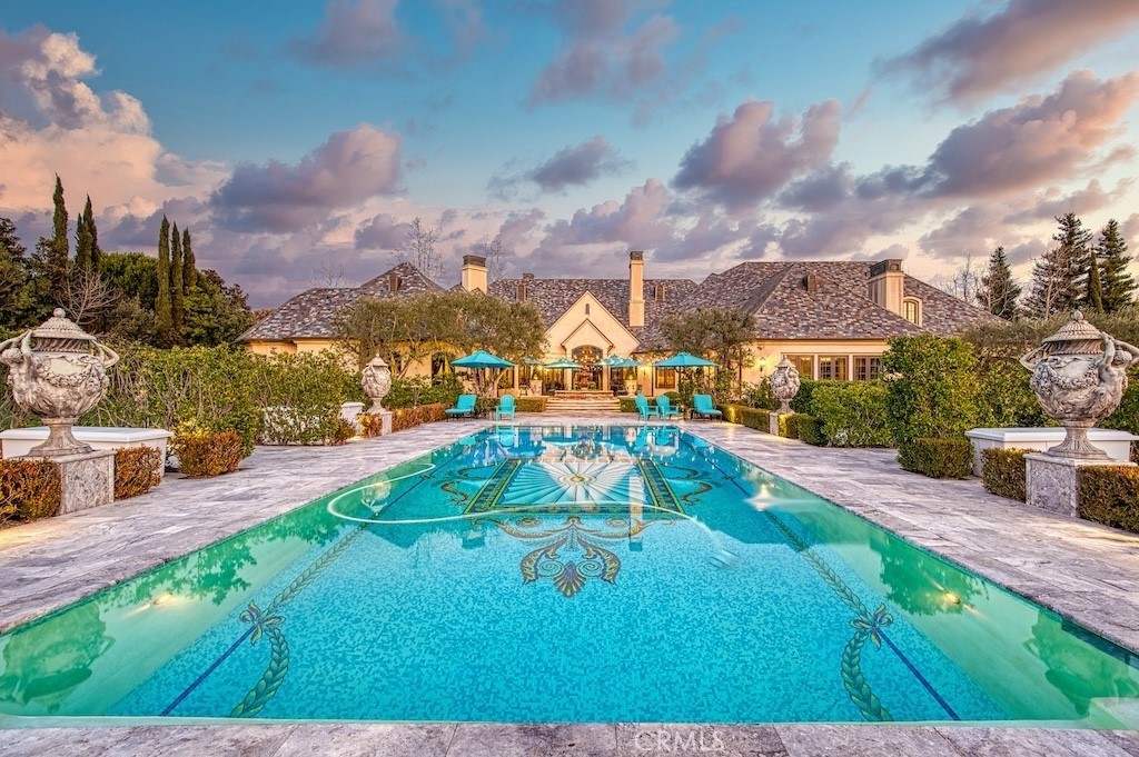 22931 Sonriente Trail