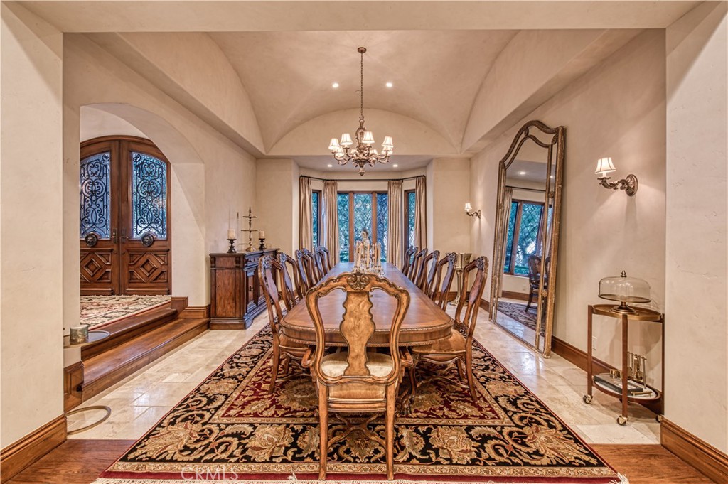 22931 Sonriente Trail